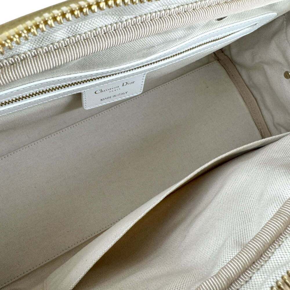 CHRISTIAN DIOR White Leather Shoulder Bag - Picture 5 of 13